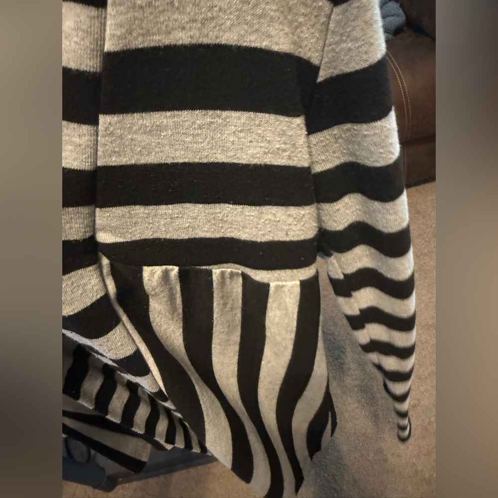 Julie’s Closet | Black & Gray Striped Open Front Cardigan | Women’s M - Picture 4 of 6
